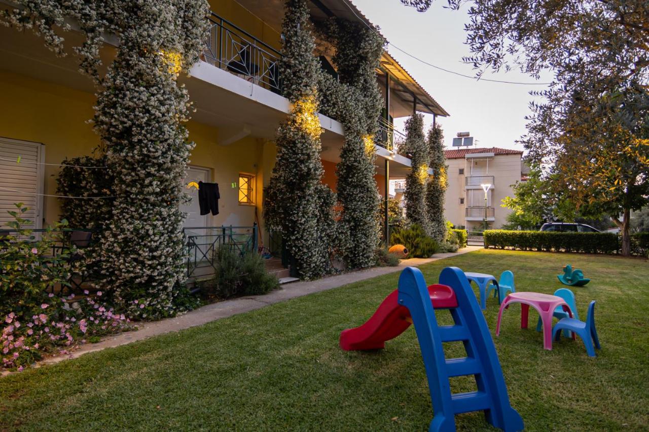 קמנה וורלה Tsertos Apartments מראה חיצוני תמונה