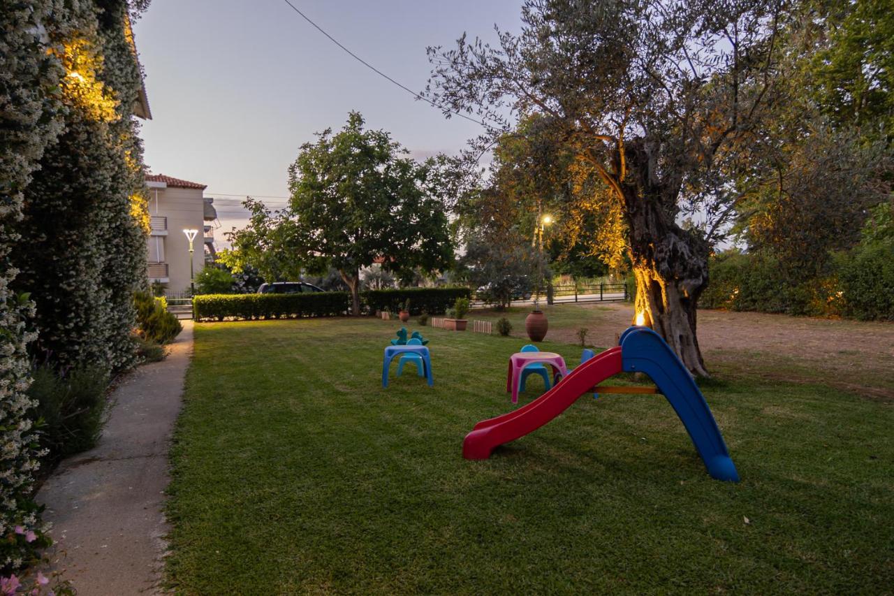 קמנה וורלה Tsertos Apartments מראה חיצוני תמונה
