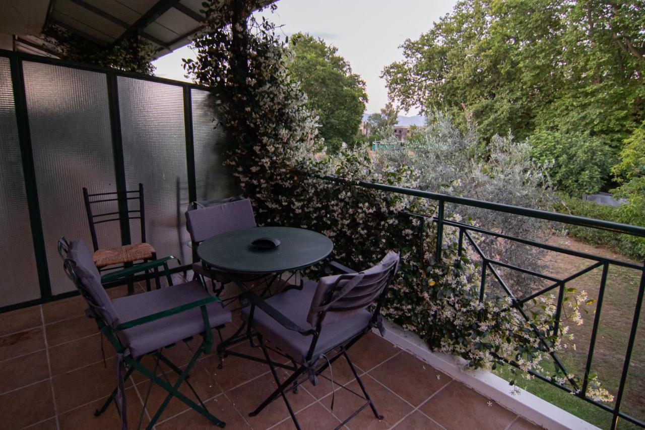קמנה וורלה Tsertos Apartments מראה חיצוני תמונה