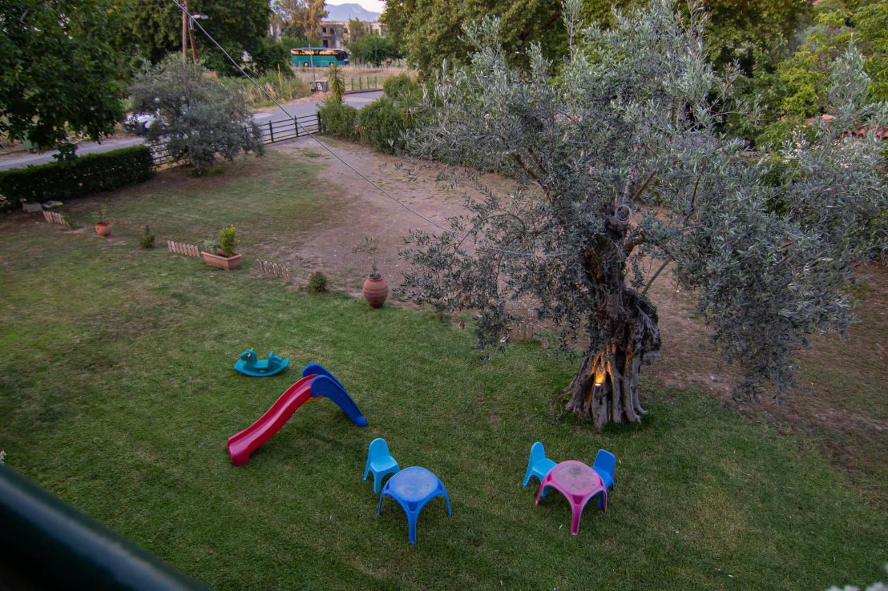 קמנה וורלה Tsertos Apartments מראה חיצוני תמונה