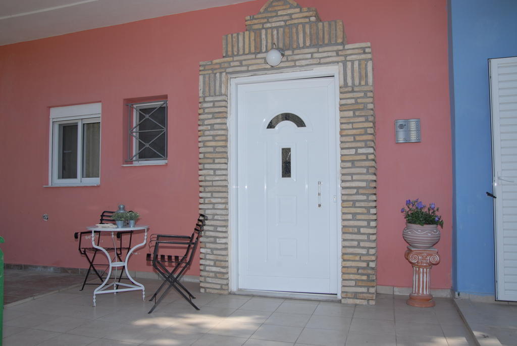 קמנה וורלה Tsertos Apartments מראה חיצוני תמונה