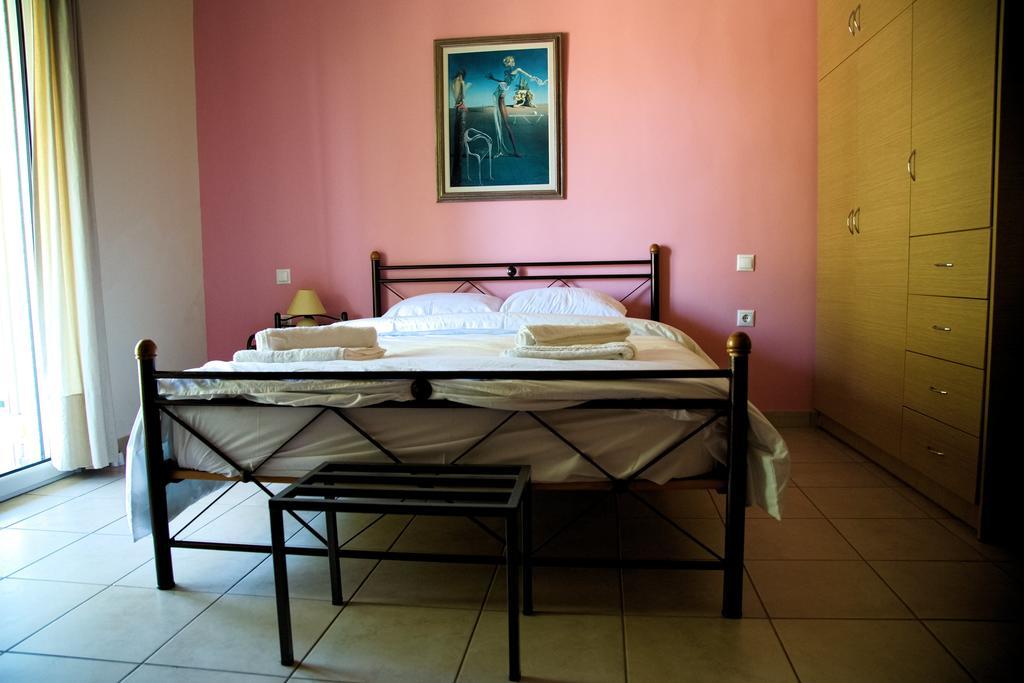 קמנה וורלה Tsertos Apartments מראה חיצוני תמונה