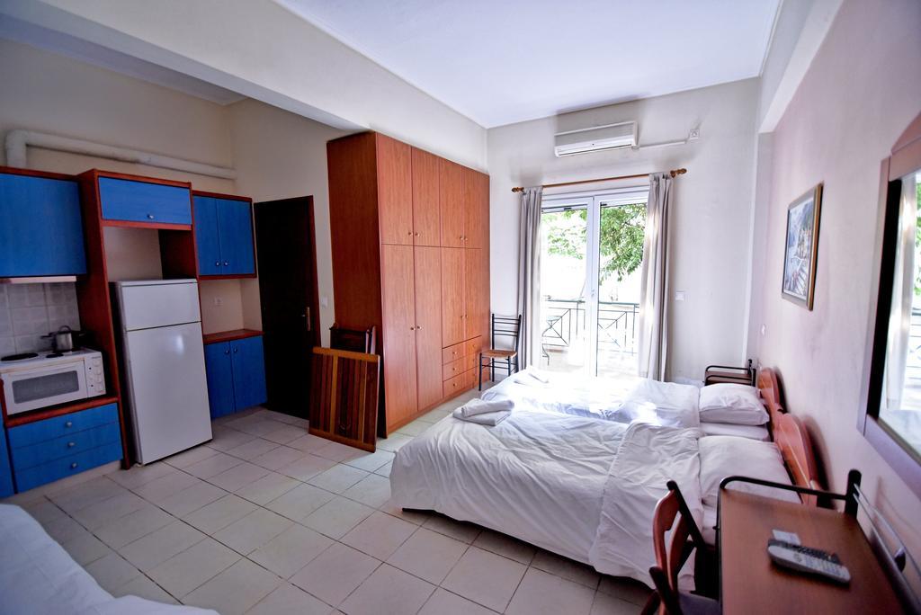 קמנה וורלה Tsertos Apartments מראה חיצוני תמונה