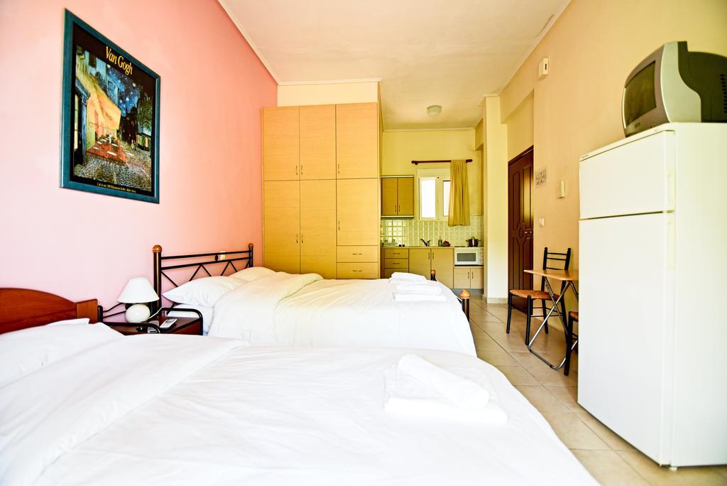 קמנה וורלה Tsertos Apartments מראה חיצוני תמונה