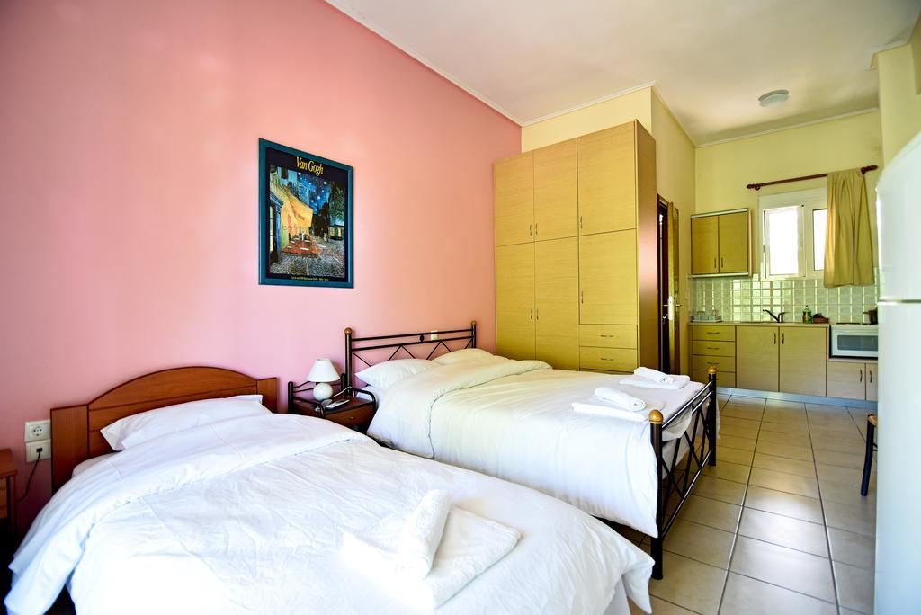 קמנה וורלה Tsertos Apartments מראה חיצוני תמונה
