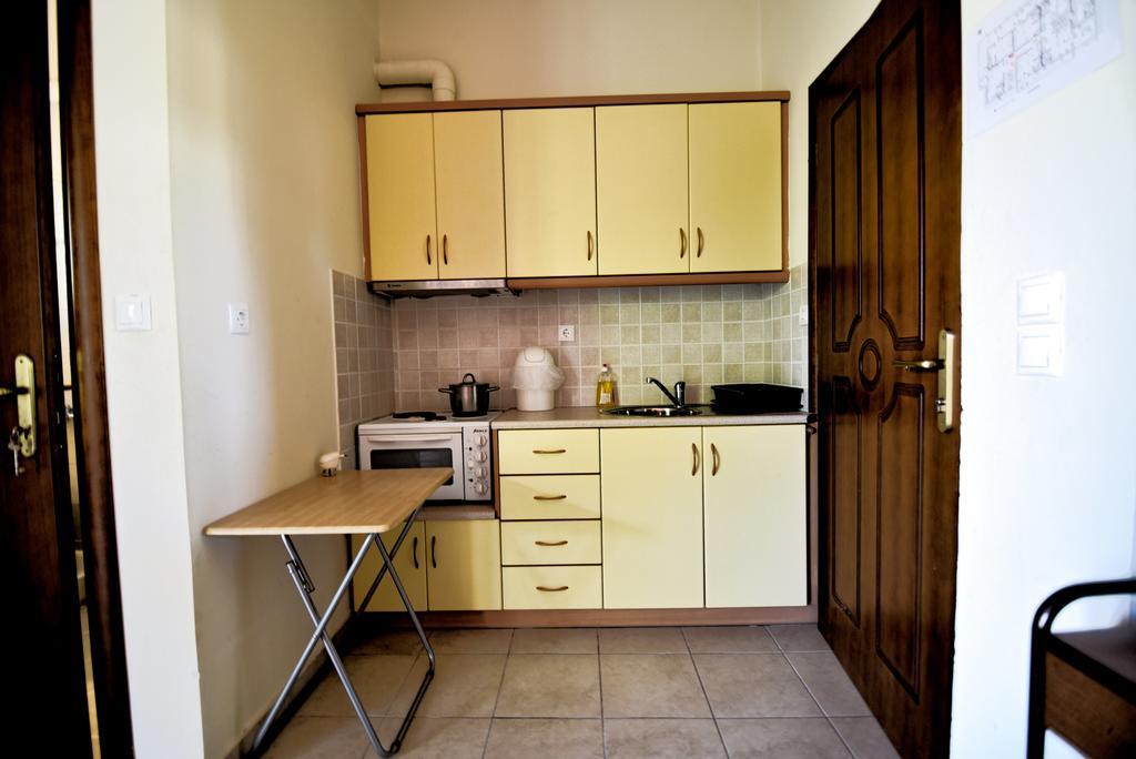 קמנה וורלה Tsertos Apartments מראה חיצוני תמונה